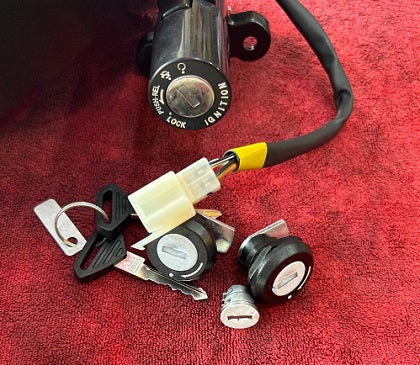 LOCK SET for BAJAJ PULSAR 150 NEW-minda