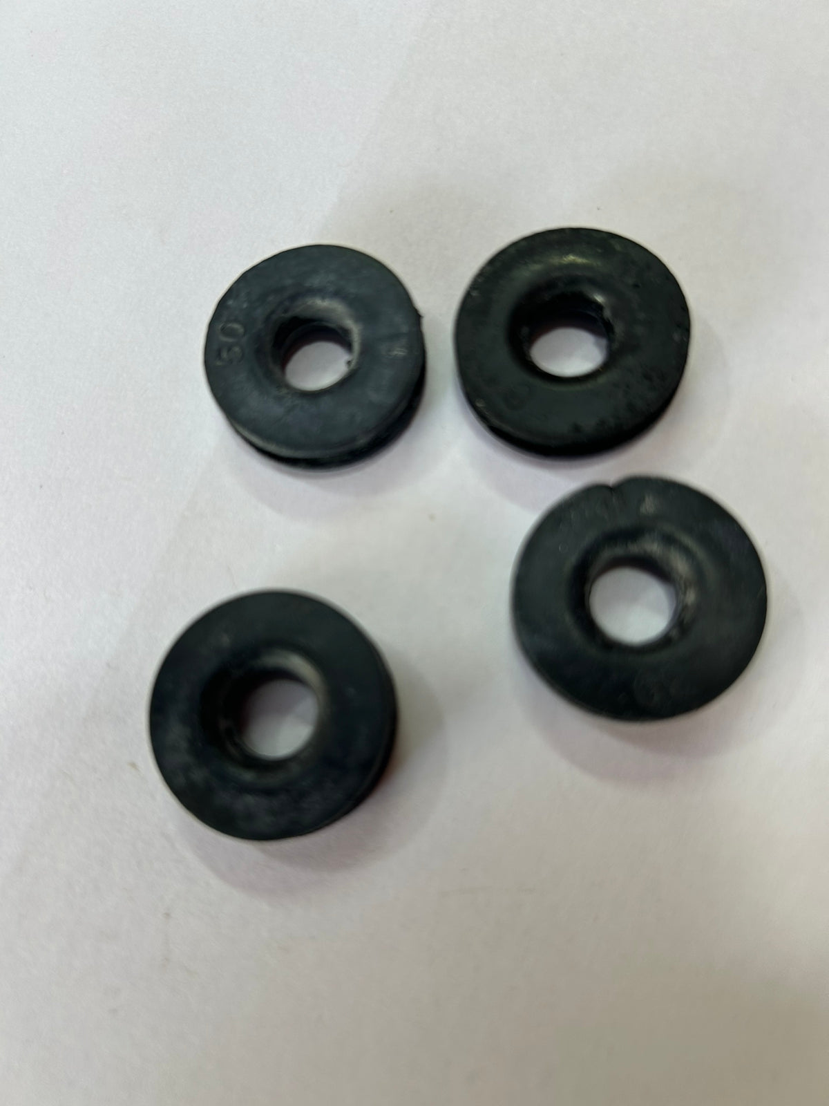SIDE SHIELD RUBBER for BAJAJ PULSAR 150 NEW-bajaj